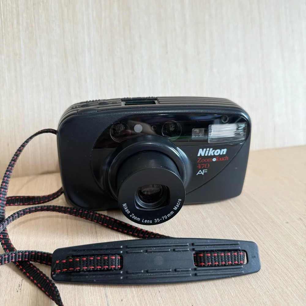 Nikon Zoom Touch 470 AF 35-70mm Film Camera Turns On “UNTESTED”No Film Read Blw